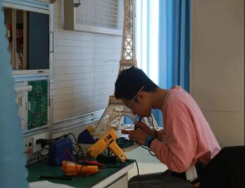 天津市电子信息技师学院