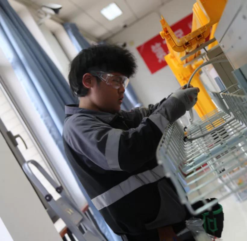 天津市电子信息技师学院