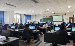学院组织学生观看技能成才技能报国先进事迹报告会