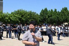 “齐心协力，勇拔头筹” ——先进制造系拔河比赛