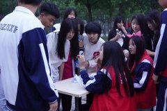“耀动青春 荧光之夜”——校园荧光夜跑活动