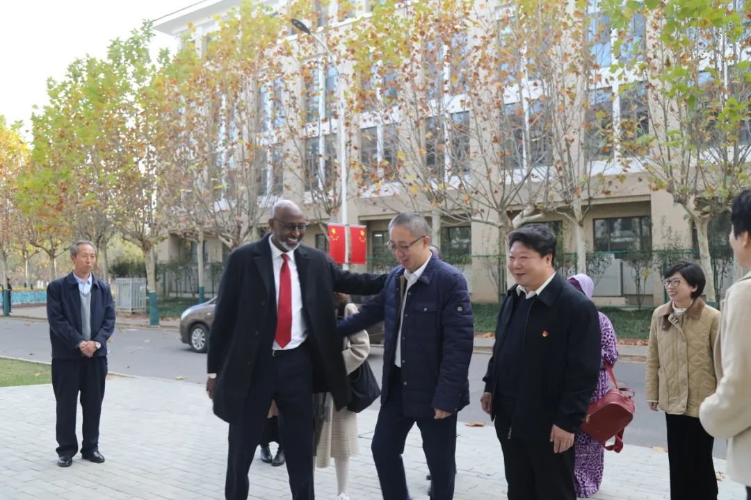 构建国际视野 共筑友谊桥梁——吉布提教育部长一行莅临我院参观考察